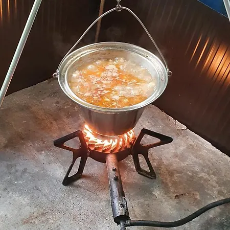 Kamp Kucica Trokrevetna Campingplads *