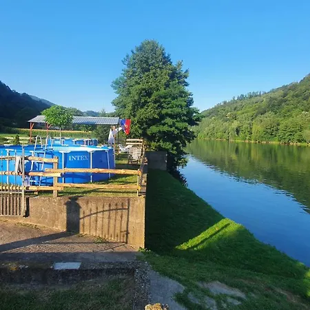 Kamp Kucica Trokrevetna * Crnca