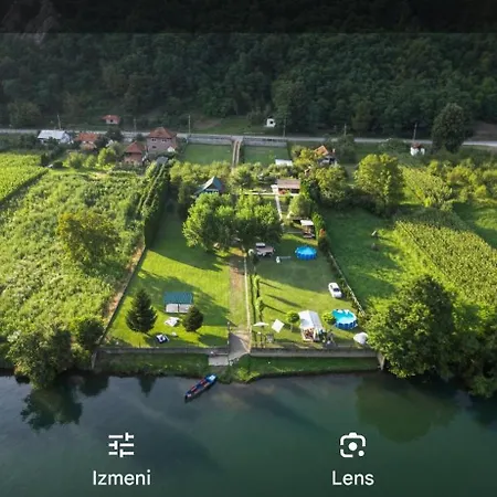 Kamp Kucica Trokrevetna Campingplads Crnca