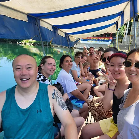 Kamp Kucica Trokrevetna Crnca